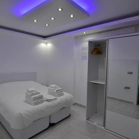 Tropicana 3 Bed Akbük