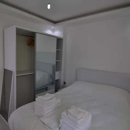 Tropicana 3 Bed *