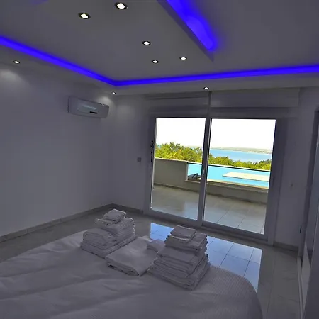 Tropicana 3 Bed Lejlighed Akbük